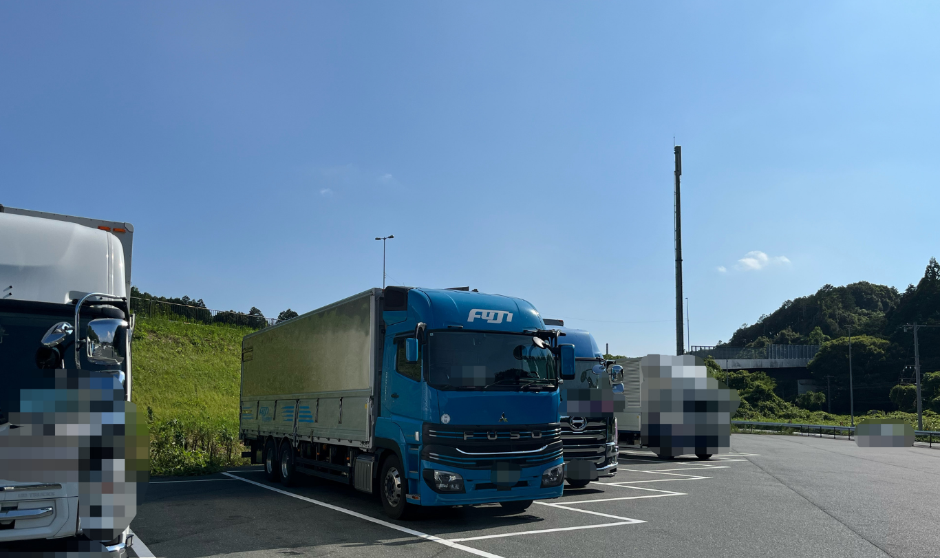 フジトランスポートで乗務した三菱ふそうスパグレの大型トラック