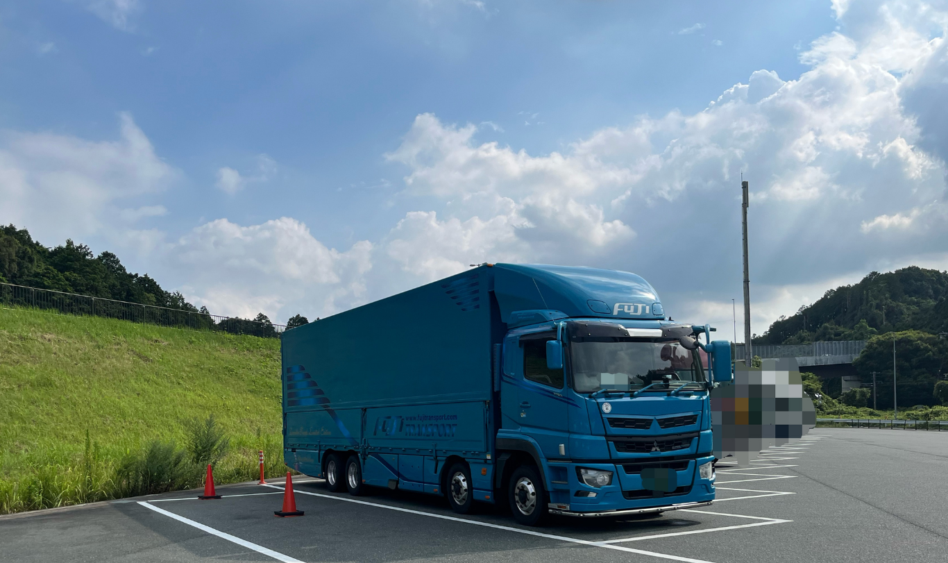 フジトランスポートで乗務した三菱ふそう旧型スパグレのエアロ仕様大型トラック